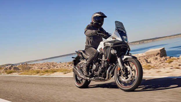 Gros plan sur les pneus Dax 125