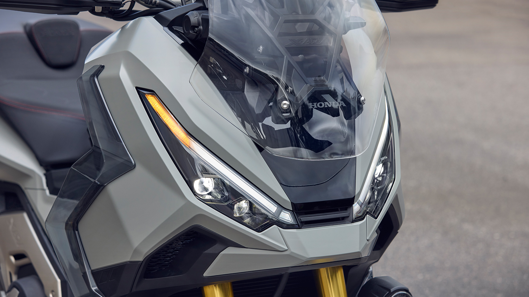 X-ADV avec phares LED à double optique