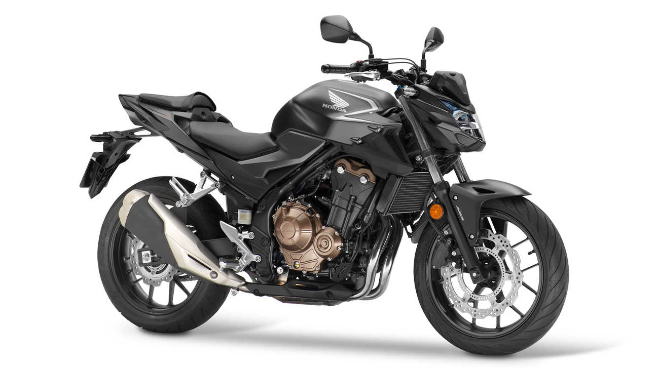 moto roadster permis A2 CB500F, côté droit, prise en studio