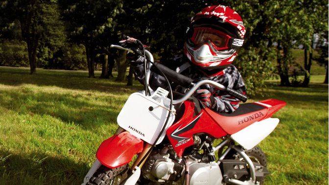 Vue rapprochée du compteur de la VFR1200F.