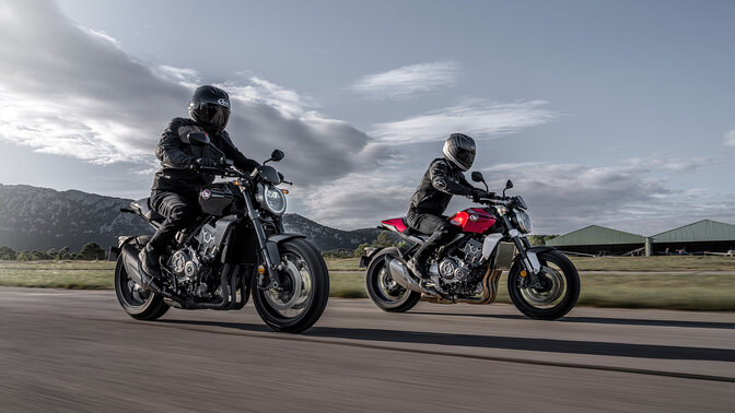 Honda CB1000R et CB1000R Black Edition sur route