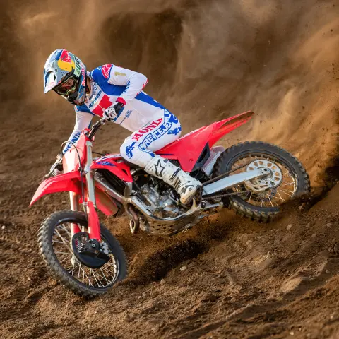 Honda CRF250R tout-terrain sur circuit