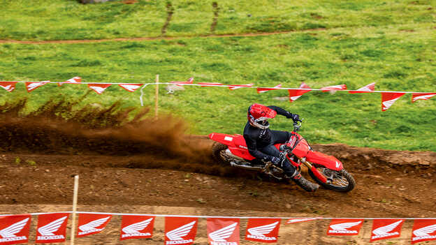 CRF250R : Contrôle de couple sélectionnable Honda (HSTC) à 3 niveaux