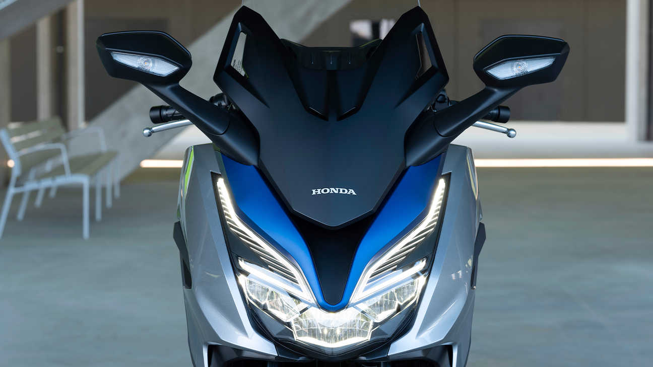 Forza 125, carénage dynamique et raffiné avec éclairage à LED haut de gamme