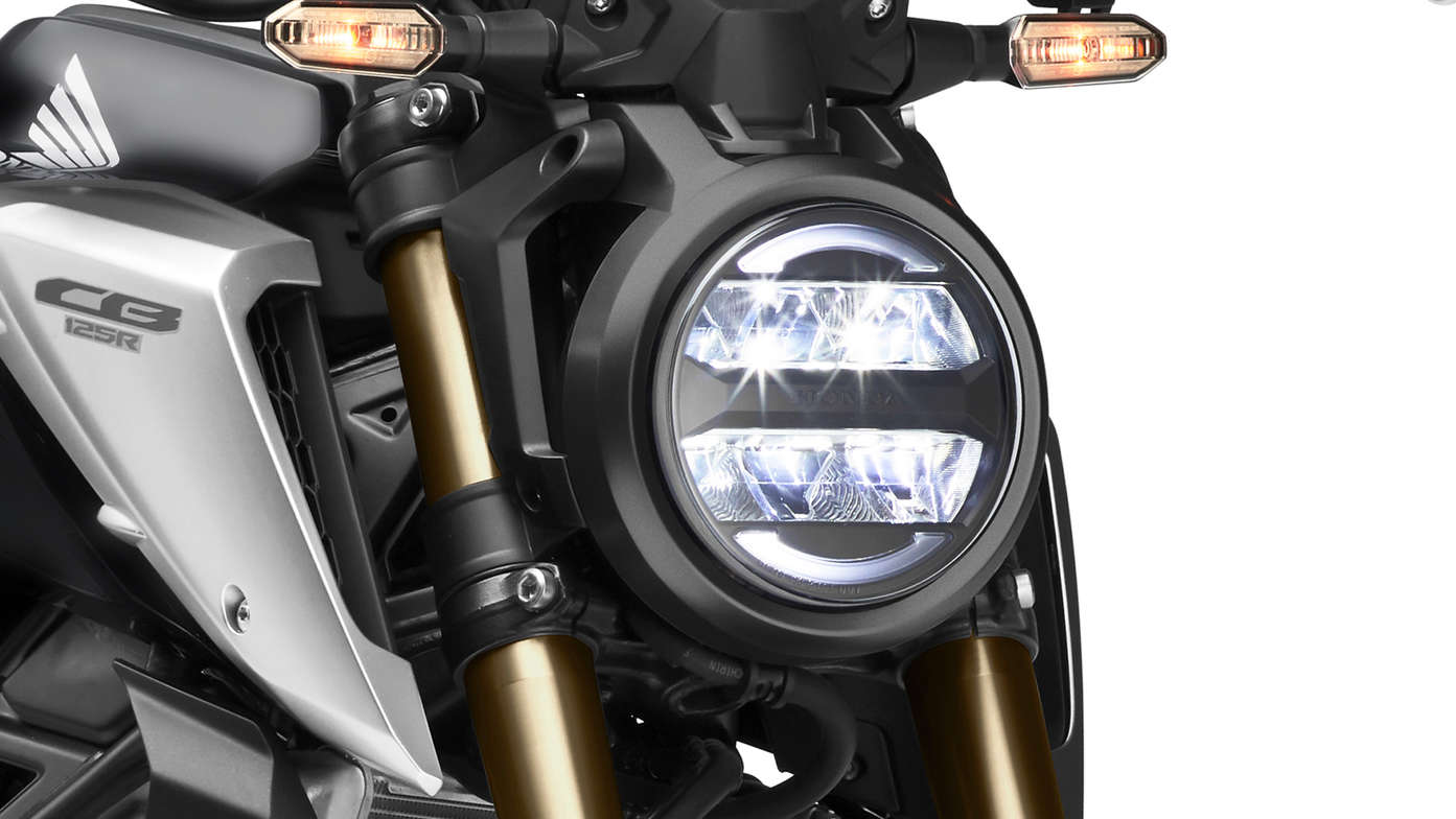 Honda CB125R, éclairage à LED puissant