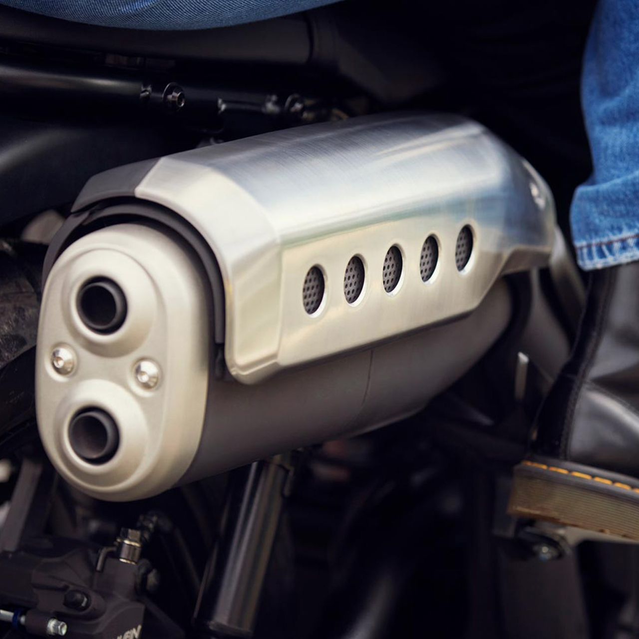 Gros plan de la moto Honda CL500.