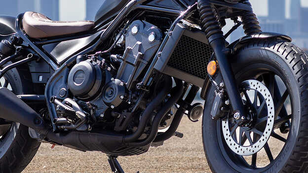 Gros plan sur le moteur du CMX500 Rebel