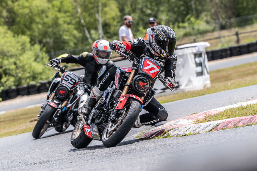 Des CB125R lors des 7h60 Honda