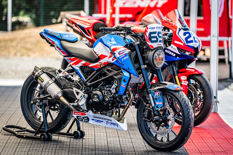 Honda CB125R préparée pour la course d’endurance 7h60.
