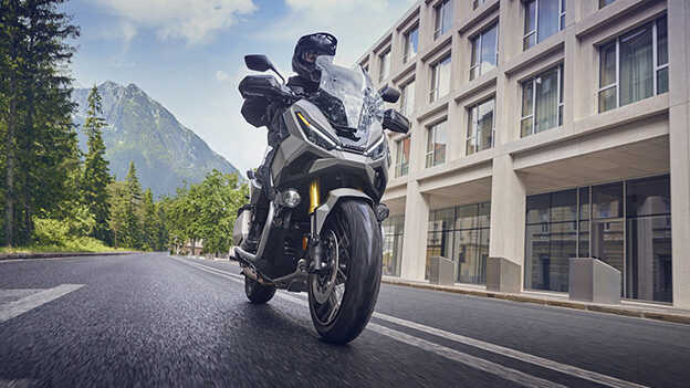 Essayer la Honda CB1000R Black edition Honda Dreams Tour 2022